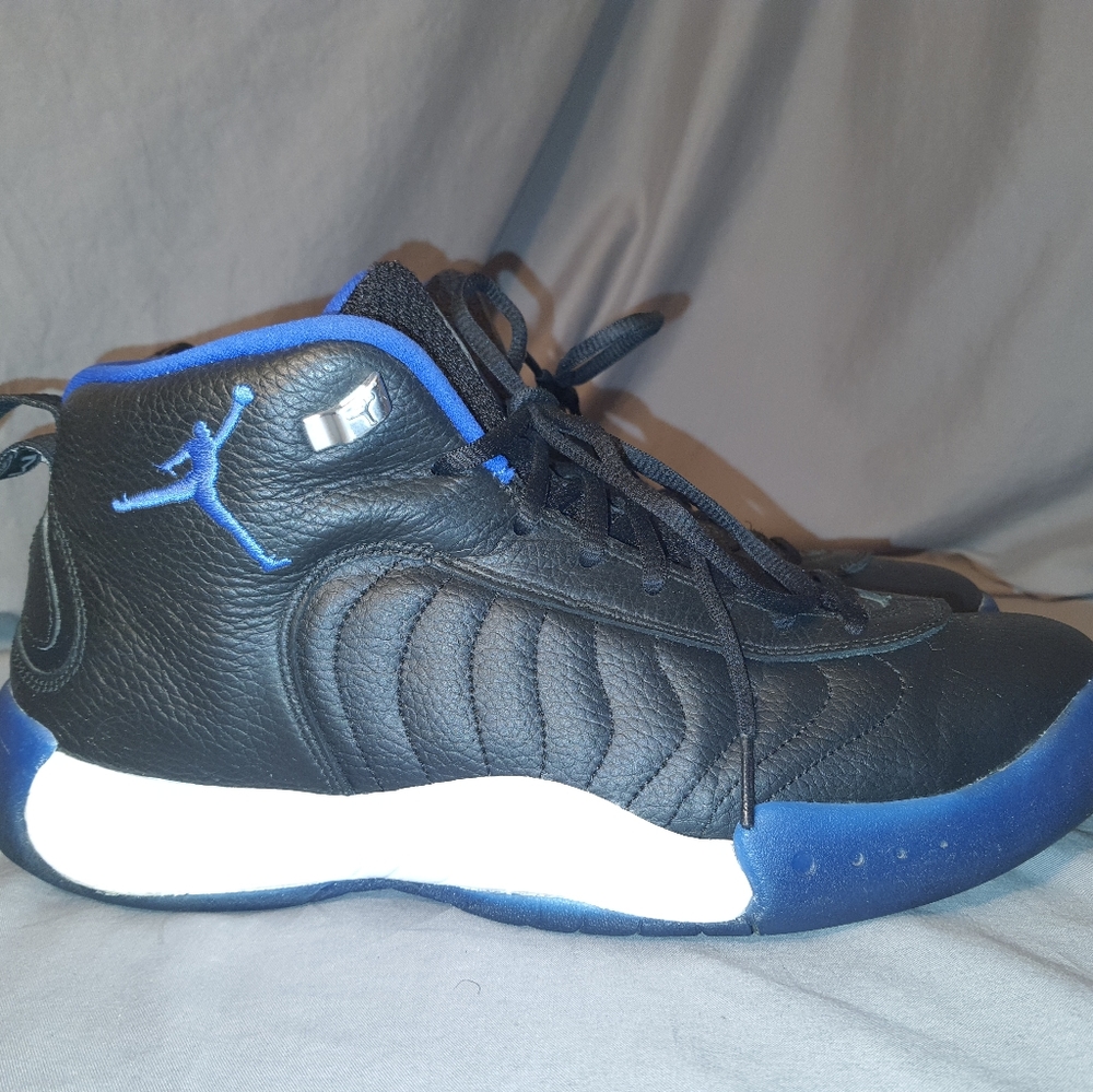 Air Jordan Jumpman Pro Mids